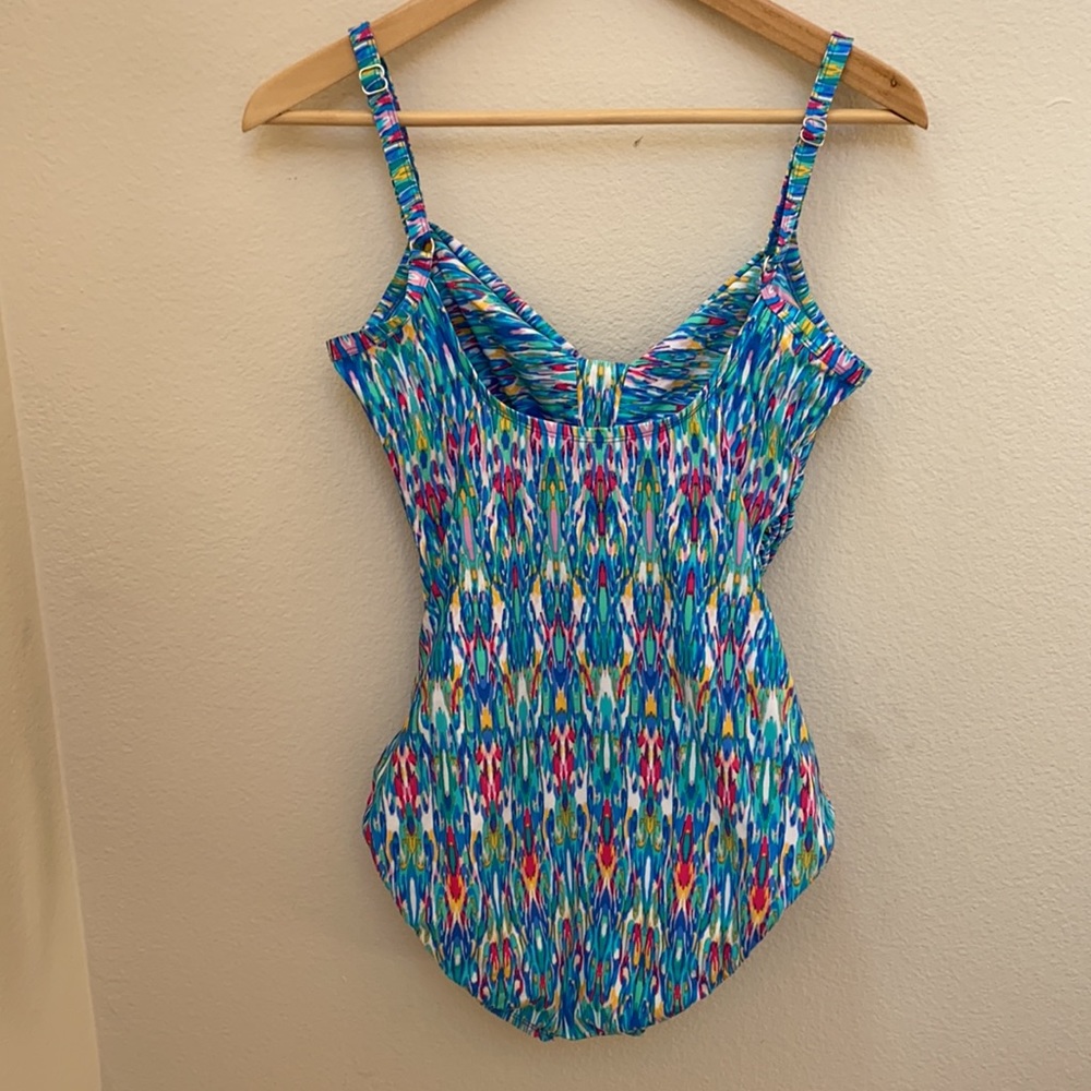 Swimsuit - Picture 5 of 5